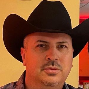 Meet your Posher, Jose